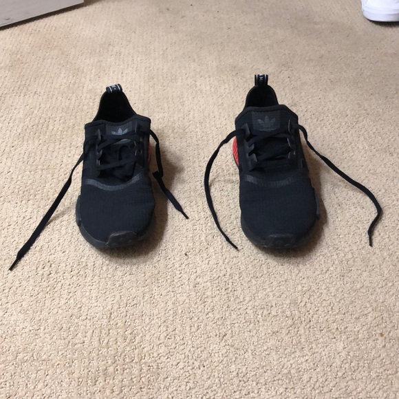 nmd r1 core black lush red